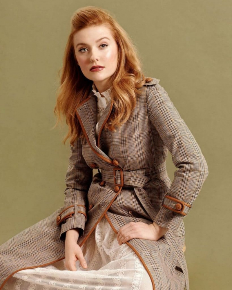 CW's Nancy Drew Kennedy McMann's Wiki - Leeftijd, vriend