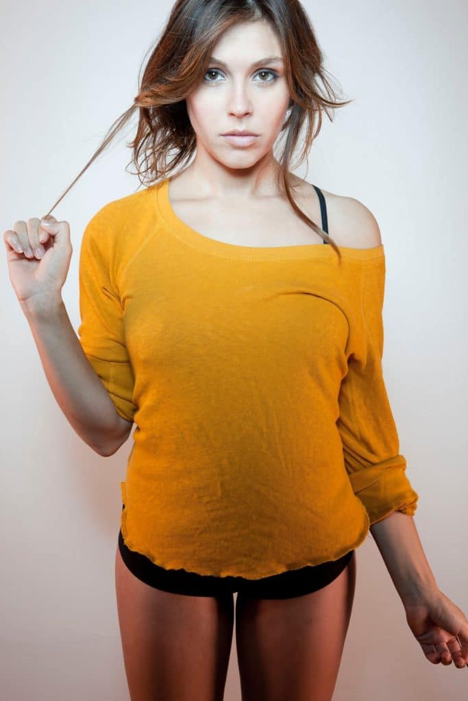 Naken Truth of Lili Mirojnick – Målinger, familie, etnisitet