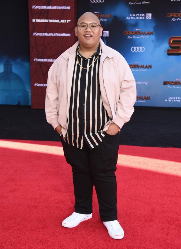 Πόσο χρονών είναι ο Jacob Batalon; Ηλικία, Φαλακρός, Οικογένεια, Καθαρή αξία, Wiki
