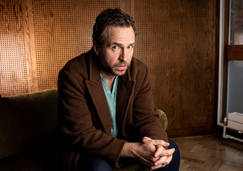 Βιογραφία του Rafe Spall – καθαρή αξία, σύζυγος Elize du Toit, οικογένεια