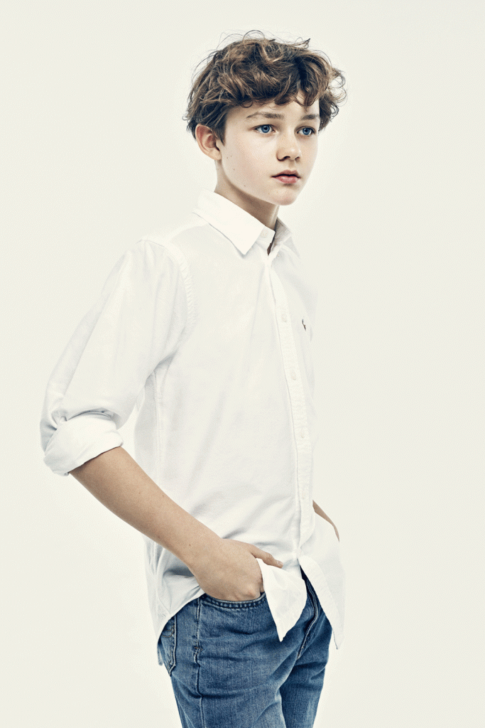 Australsk 18-årig skuespiller – Levi Miller. Hvem er han egentlig? Biografi