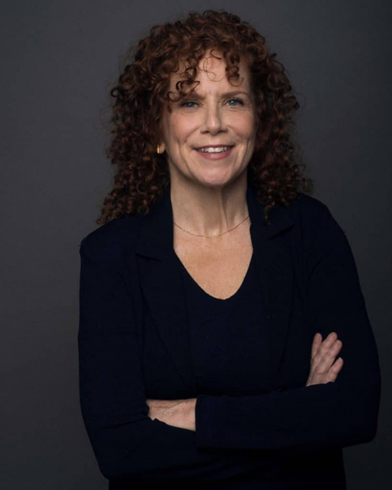 De biografie van Amy Stiller - Nettowaarde, echtgenoot, broer Ben