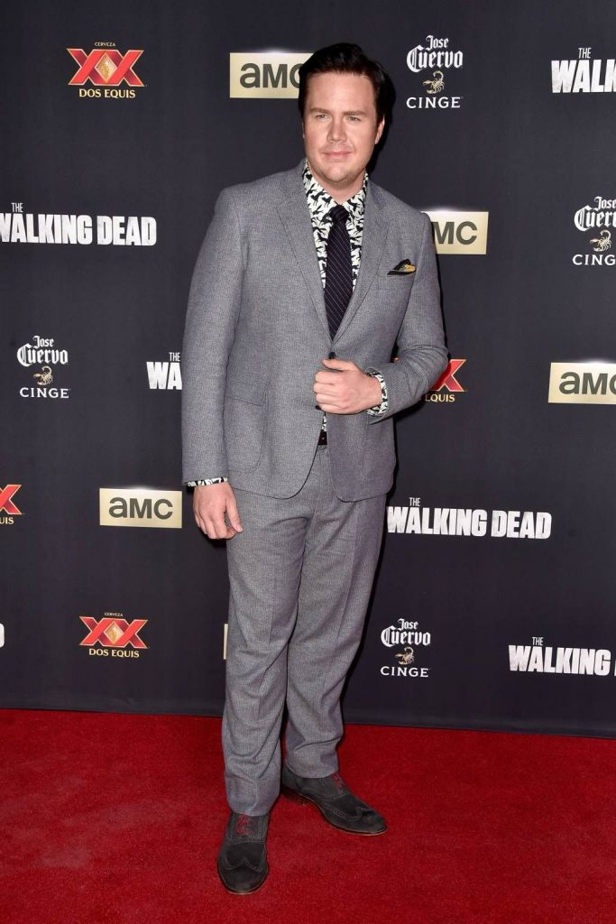 Quem é Josh McDermitt? Irmão, esposa, altura, patrimônio líquido - Bio
