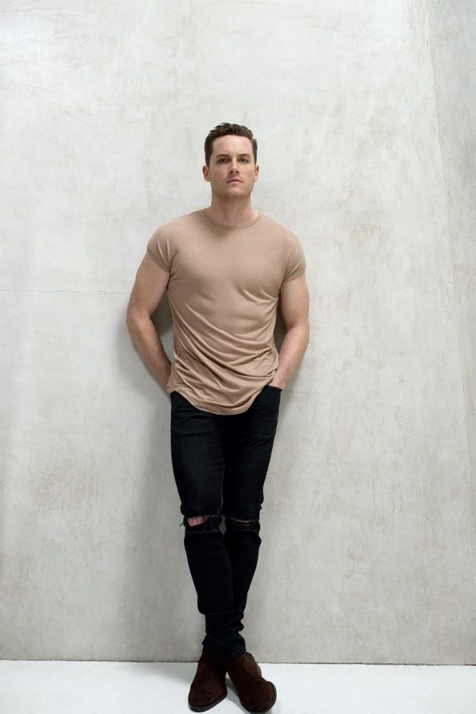 Met wie is Jesse Lee Soffer aan het daten? Vriendin, Hoogte, Netto waarde