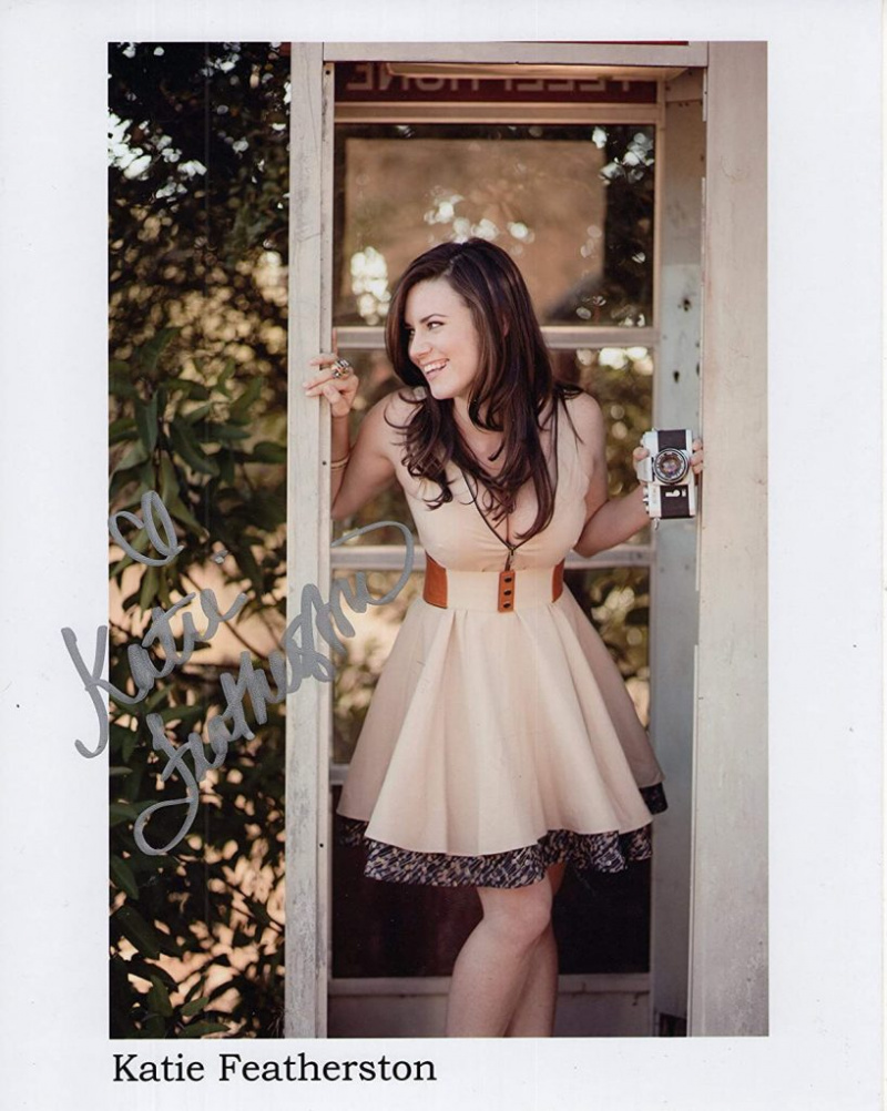 Kebenaran Telanjang Katie Featherston – Nilai Bersih, Suami, Wiki