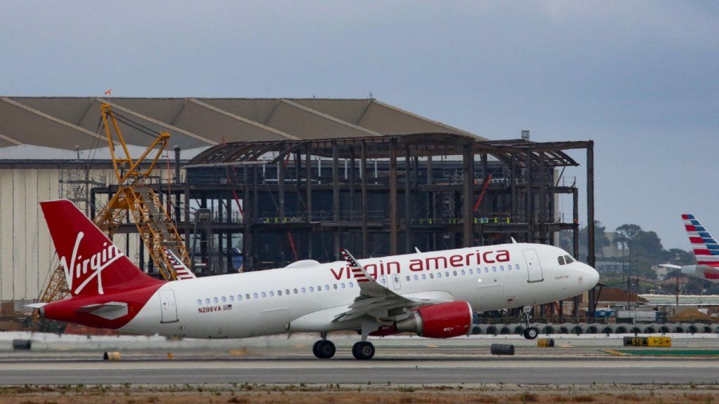 私はヴァージン・アメリカのエコノミー・プラスに乗って、アメリカン航空のファーストクラスと比較しただけです (評決は驚くべきものでした)