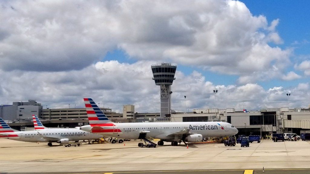 American Airlines tarjosi vain turistiluokan matkustajille upean pirun (ja muutti heti mieltään)
