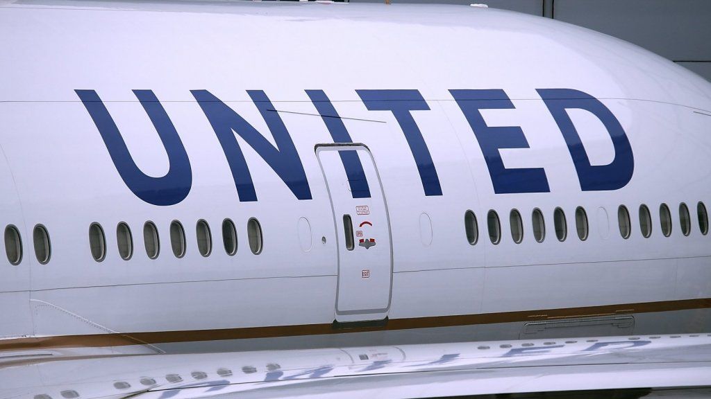Percakapan Saya yang Mengagumkan, Gila, Menjengkelkan Dengan Layanan Pelanggan United Airlines