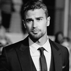 Theo James Bio