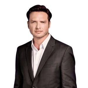 Aden Young Bio