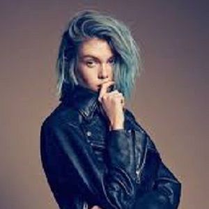 Stella Maxwell Bio