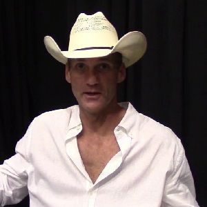 Wade Hayes Bio
