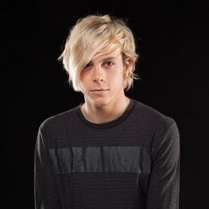Riker Lynch Bio