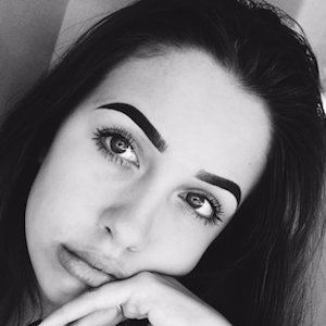 Maci Pope Bio