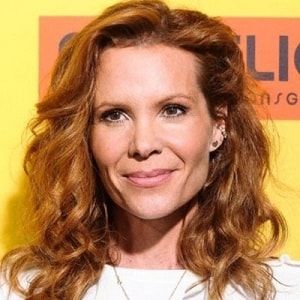 Robyn Lively Bio