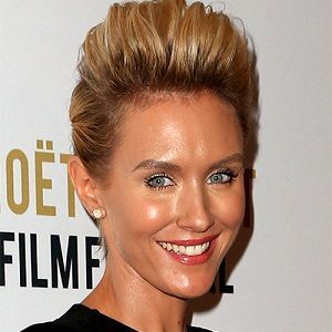 Nicky Whelan Bio