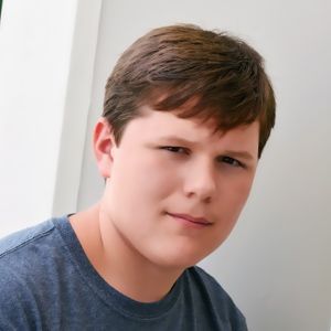 Robert Capron Bio