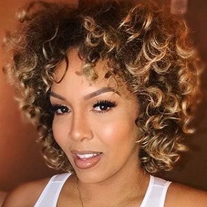 Kimbella Vanderhee Bio