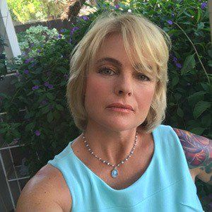 Erika Eleniak Bio