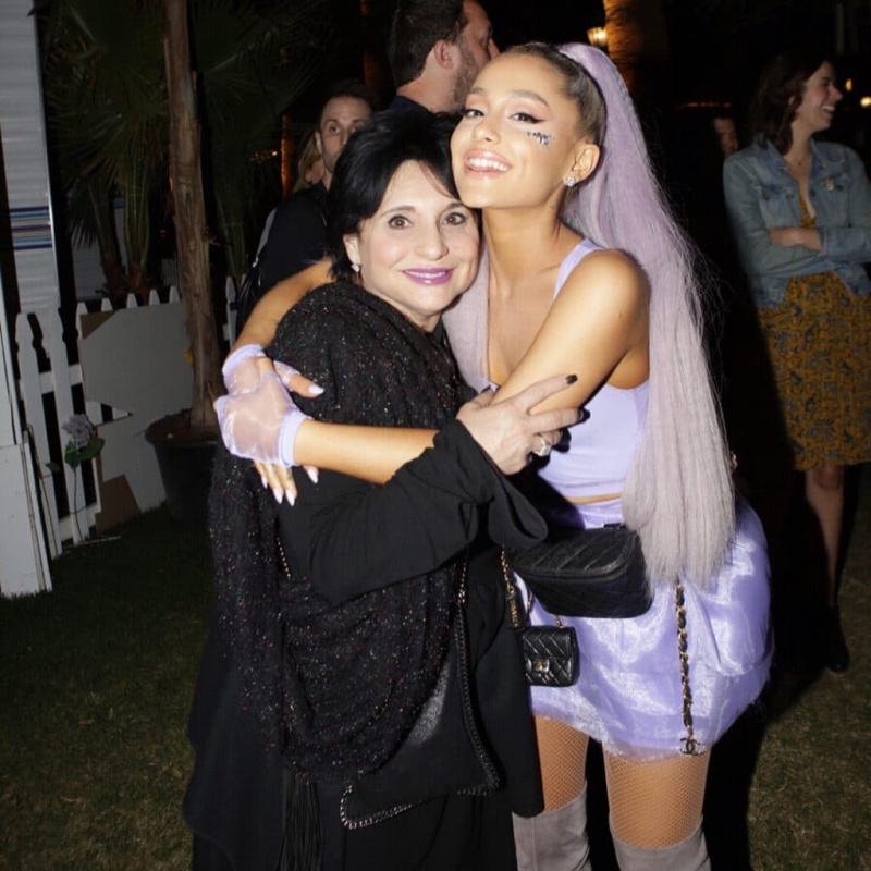 Quem é a mãe de Ariana Grande – Joan Grande? Idade, patrimônio líquido