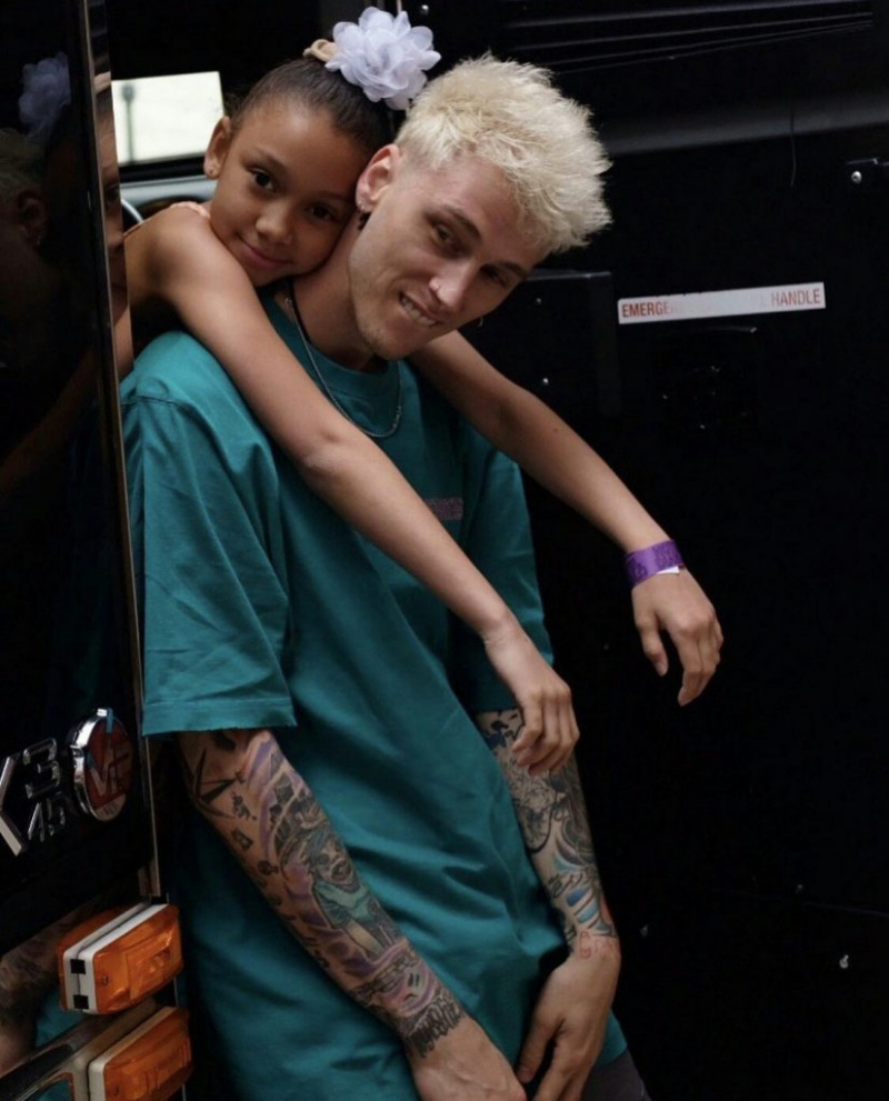 Casie Colson Baker's Wiki; Kas ir MGK meitas māte?