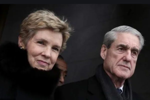 Kas ir Ann Cabell Standish? Uzziniet par viņas vecumu, laulības dzīvi ar Robertu Muelleru, bērniem, tīro vērtību un biogrāfiju