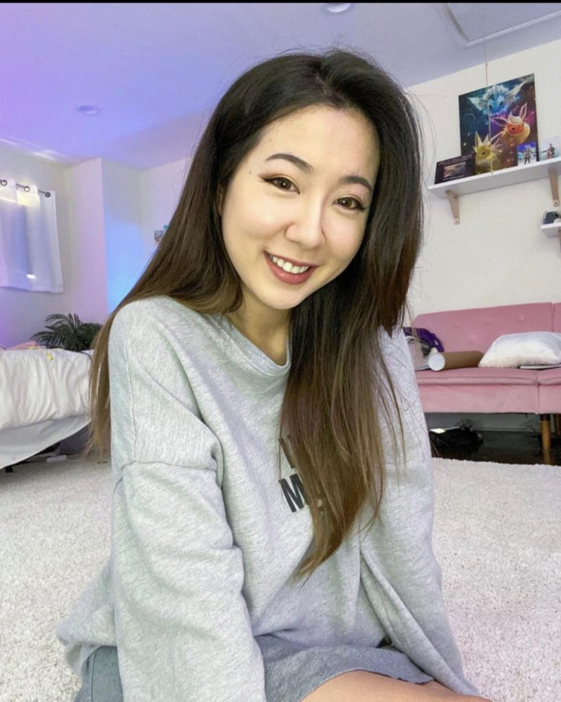 Kes on Fuslie? Vanus, pikkus, rahvus, rase, poiss, Wiki