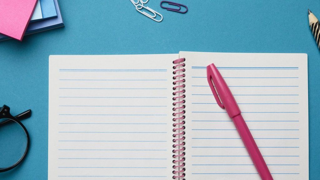 El creador de Bullet Journal en l’exercici de la llista de tasques per alliberar més espai mental