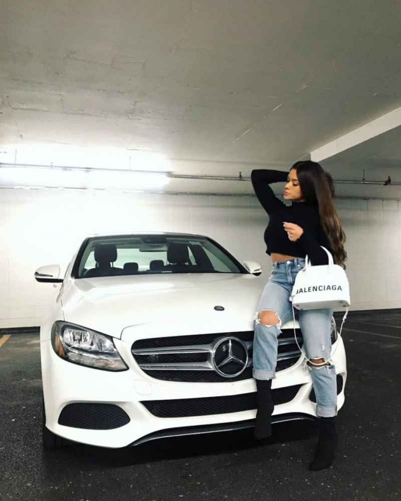 الحقيقة العارية عن Instagram Star - كريستينا فيليجاس