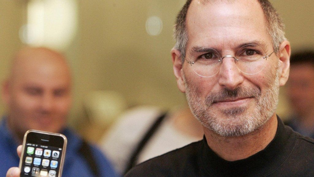 Steve Jobs estava errado sobre sua famosa citação de 'pessoa inteligente'. Ele se esqueceu da geração do milênio