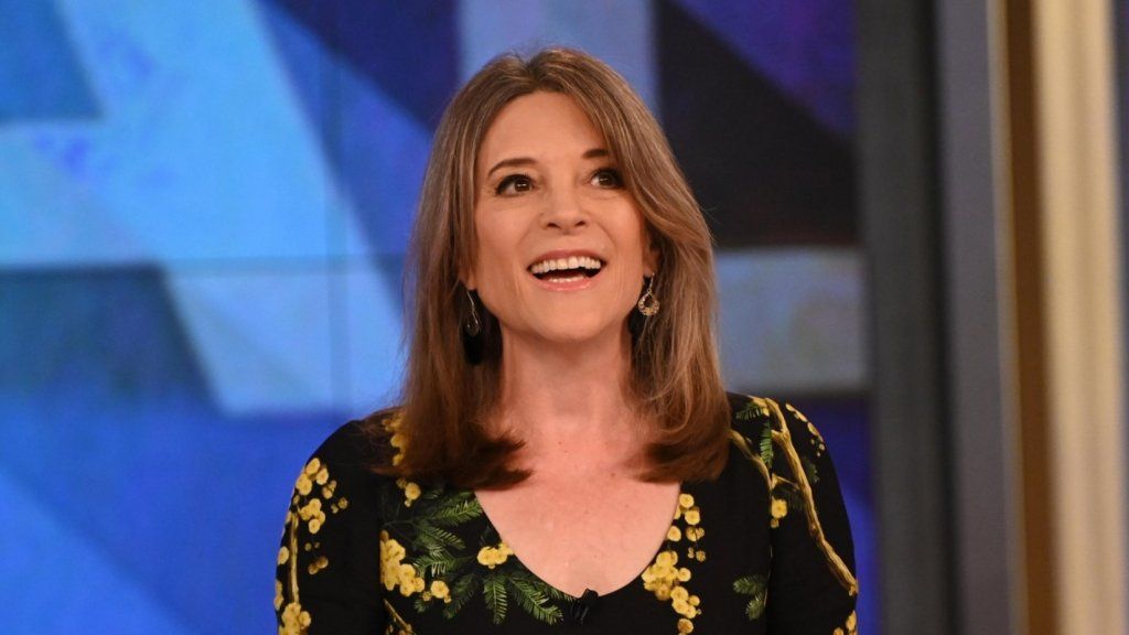 17 คำคมของ Marianne Williamson ที่จะเป็นแรงบันดาลใจให้คุณเข้าถึงมากขึ้น Reach