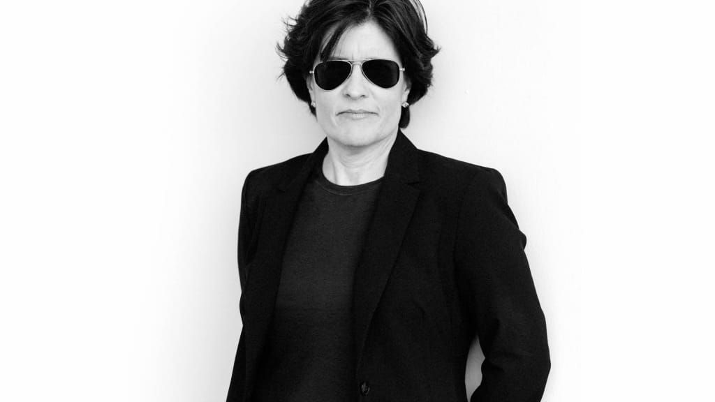 Đằng sau thương hiệu với Kara Swisher