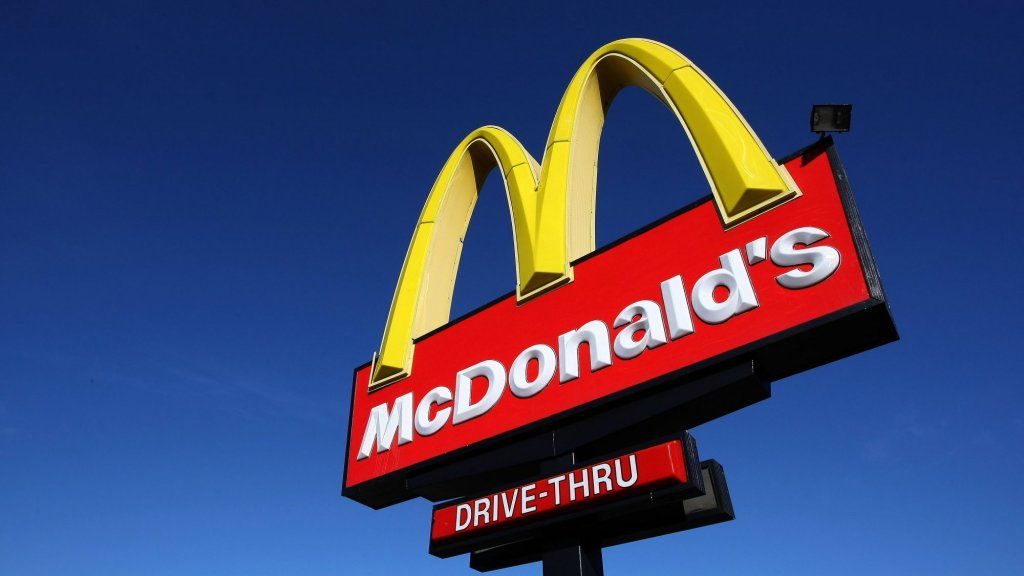 'McDonald's' Versus 'Burger King?' Un nou informe massiu de 388 pàgines diu que ni tan sols és a prop. ('Wendy's' ni tan sols figura a la llista)