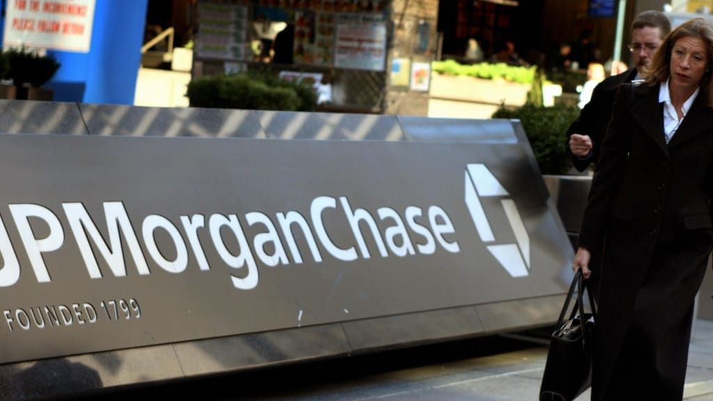 아직도 집에서 일하고 있습니까? JPMorgan Chase가 방금 큰 발표를했습니다.