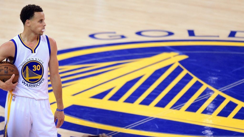 4 دروس في القيادة من البداية المحطمة للأرقام القياسية لـ Golden State Warriors