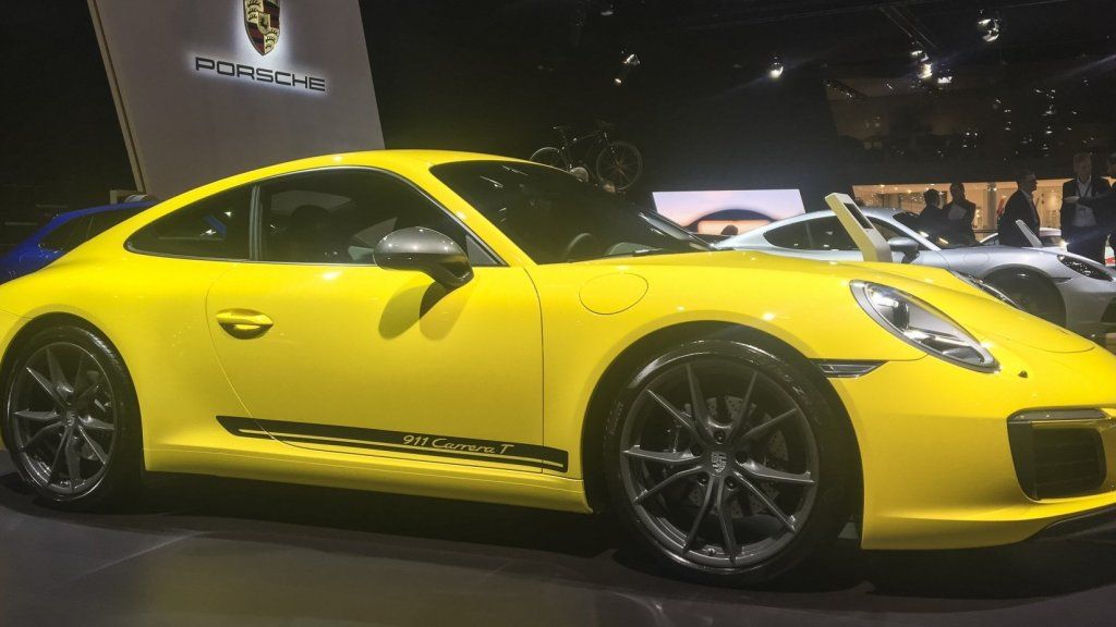 Pessoas estão trocando seus Porsches por Jeep Wranglers. Esta é a resposta bizarra do fabricante de automóveis