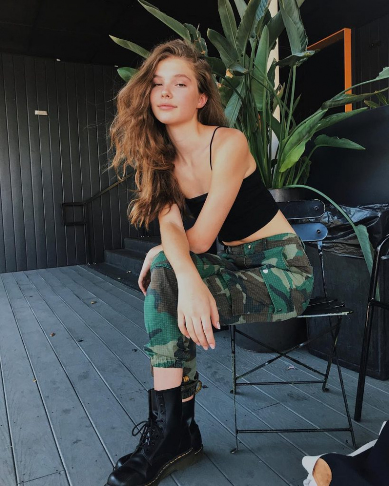Qui és la famosa vlogger nord-americana: Ellie Thumann? Edat, alçada