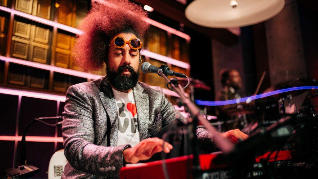 كيف أصبح Reggie Watts أفضل أداء بعدم اتباع قواعد النجاح