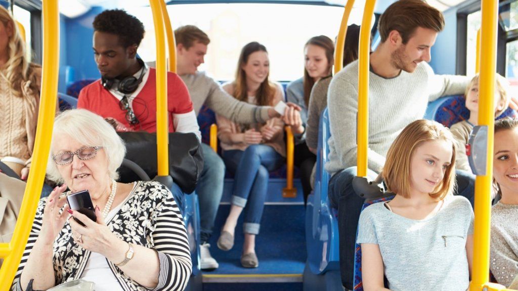 Es ist wissenschaftlich erwiesen, dass es dich glücklich macht, mit Fremden zu sprechen