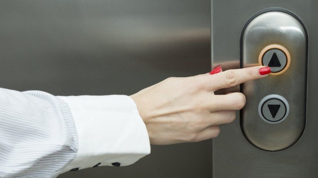Tarvitset ehdottomasti hissikorin. Tässä on yksinkertainen tapa luoda sellainen