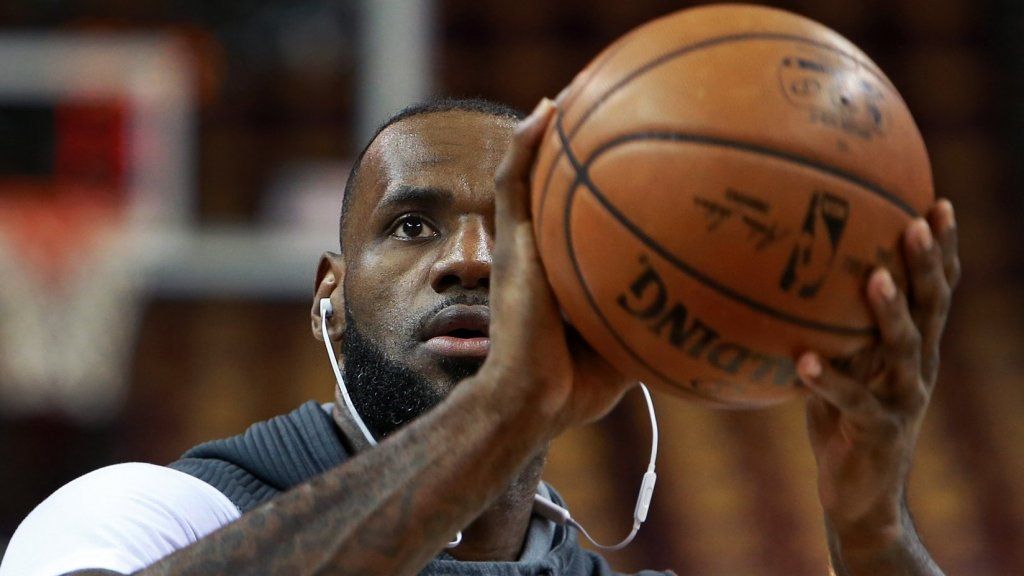 Zakaj je trgovina Kyrie Irving-Isaiah Thomas najboljša stvar, ki se je lahko zgodila LeBronu Jamesu in Cavsu