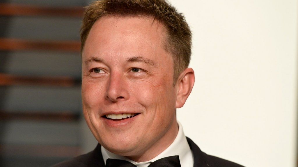 Kupec Tesle se je pritožil na Twitterju. Manj kot 30 minut kasneje je Elon Musk obljubil, da bo to popravil