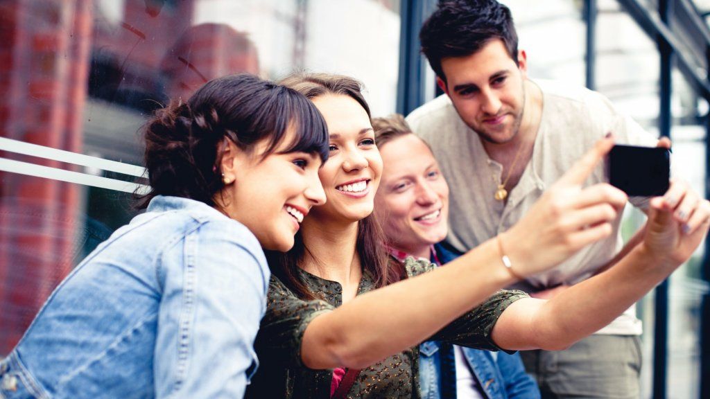 Cara Membuat Geofilter Snapchat Pertama Anda untuk Perniagaan
