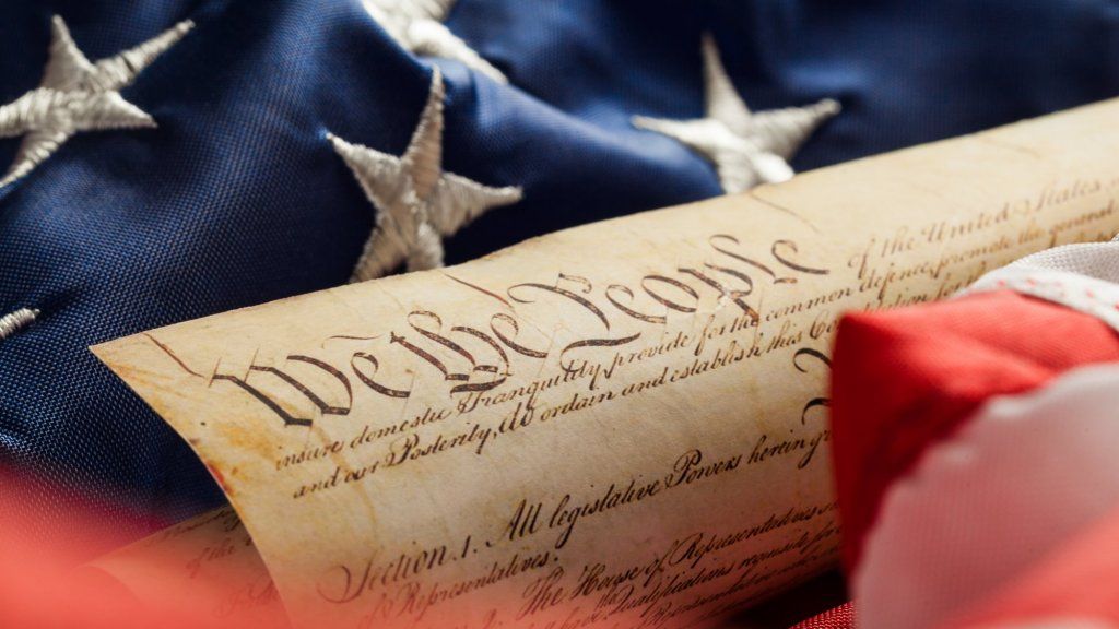 Ang Mga Quote na ito sa Konstitusyon ng Estados Unidos Ay Magpaputok sa Iyo para sa Pederalismo at Kalayaan