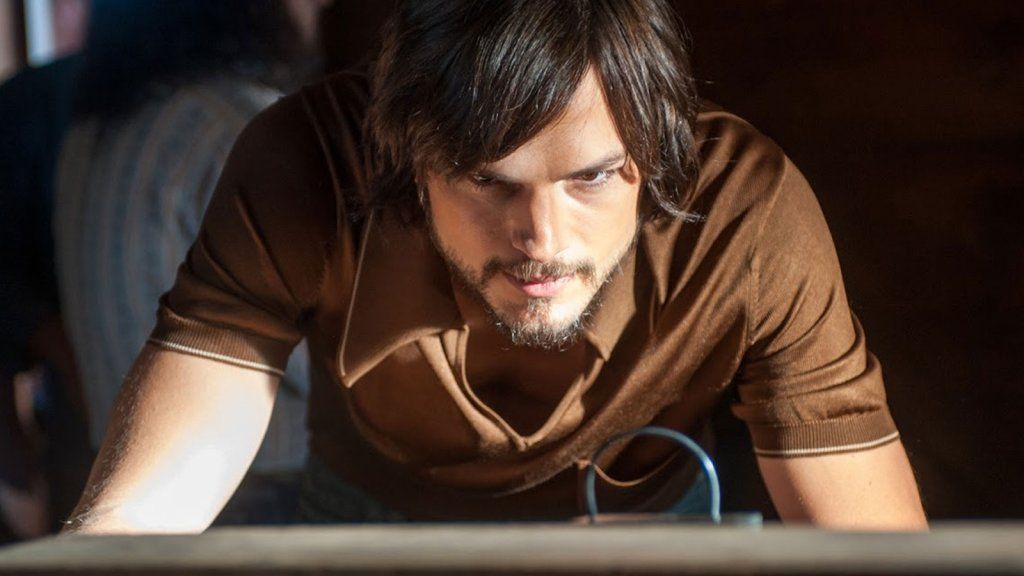 Ashton Kutcher sa Kilig (at Panganib) ng Paglalaro ng Steve Jobs