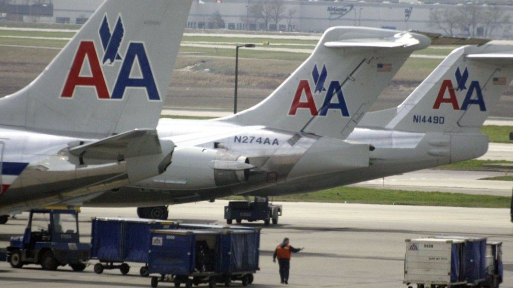 La vera ragione per cui American Airlines ha appena aumentato le tariffe per i bagagli del 25%