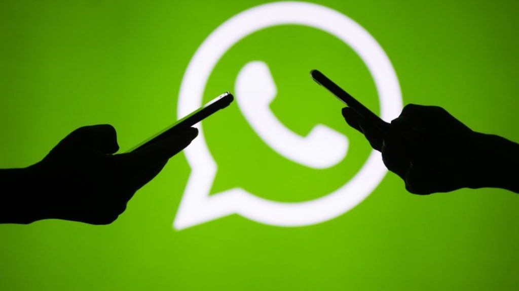 سياسة الخصوصية الجديدة لـ WhatsApp هنا. لماذا يلعب Facebook كرة صلبة ببياناتك