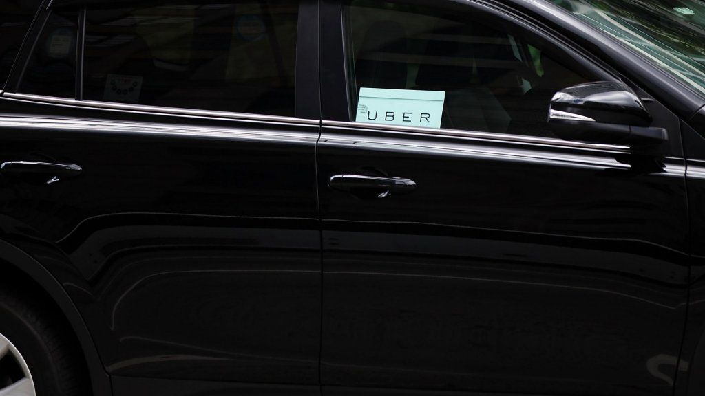 Khách hàng Uber sẽ không còn có thể nhìn thấy tỷ lệ tăng vọt trên chuyến đi của họ