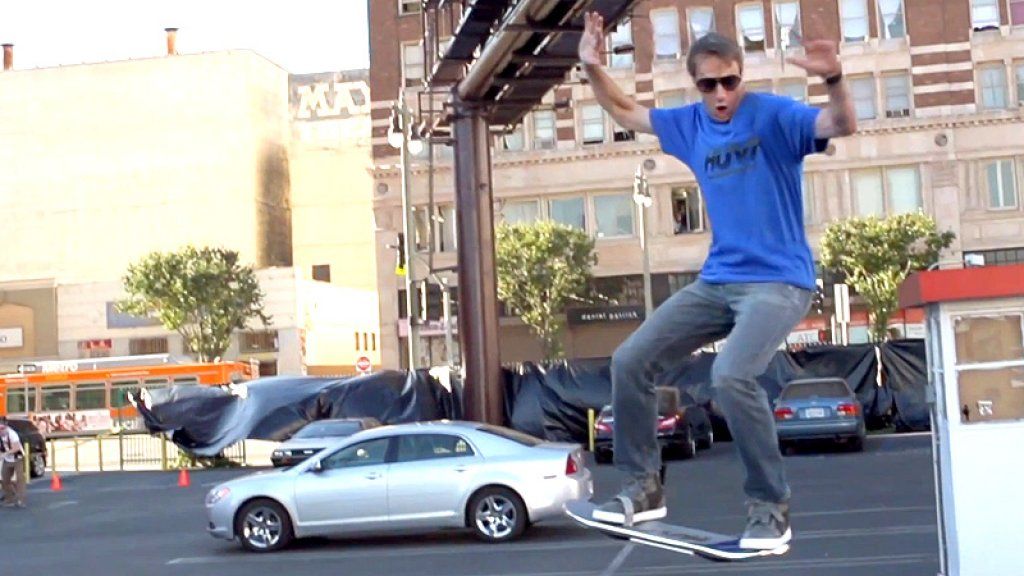 Cette vidéo d'hoverboard n'était qu'un canular (intelligent et innovant)