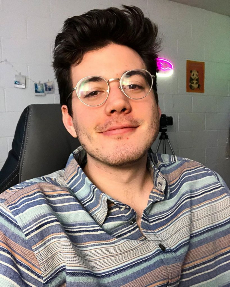 Qui est le YouTubeur Ted Nivison ? Âge, taille, petite amie, valeur nette